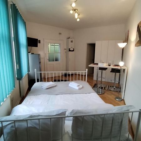 M&A Ana Central Studio Apartment Брашов Екстериор снимка